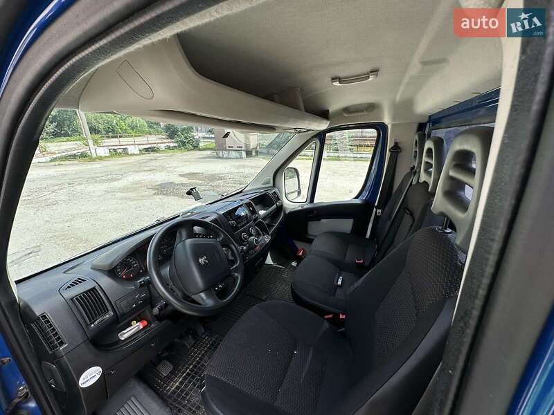 Эвакуатор Peugeot Boxer 2015 в Ивано-Франковске