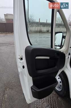 Грузопассажирский фургон Peugeot Boxer 2021 в 