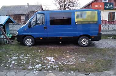 Микроавтобус Peugeot Boxer 2002 в Голобах