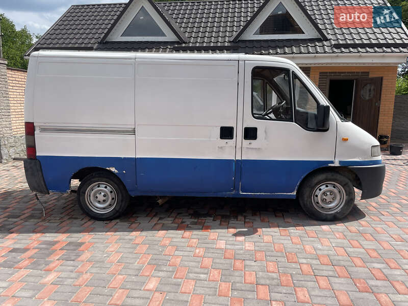 Вантажний фургон Peugeot Boxer 1995 в Жмеринці