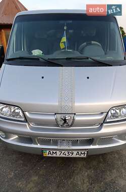 Грузопассажирский фургон Peugeot Boxer 2005 в Емильчине
