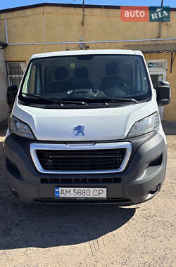 Вантажний фургон Peugeot Boxer 2014 в Житомирі
