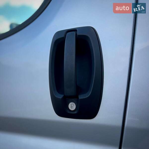 Вантажопасажирський фургон Peugeot Boxer 2019 в Києві