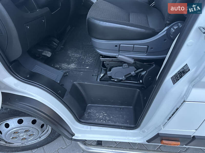 Вантажний фургон Peugeot Boxer 2020 в Львові