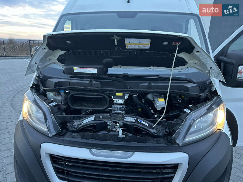 Вантажний фургон Peugeot Boxer 2020 в Львові