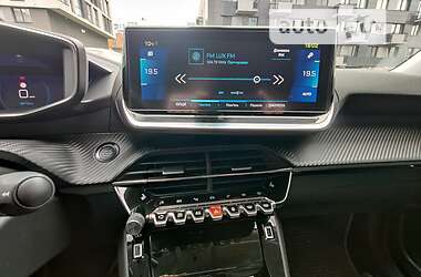 Внедорожник / Кроссовер Peugeot e-2008 2020 в 