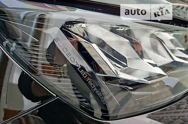 Внедорожник / Кроссовер Peugeot e-2008 2020 в 