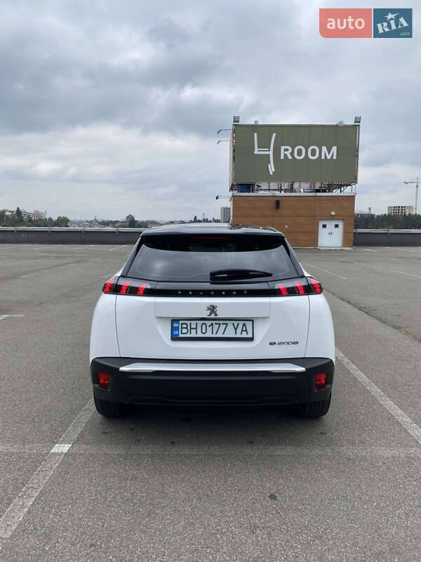 Позашляховик / Кросовер Peugeot e-2008 2020 в Умані