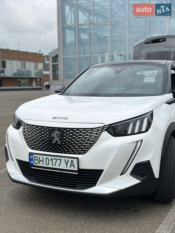 Позашляховик / Кросовер Peugeot e-2008 2020 в Умані