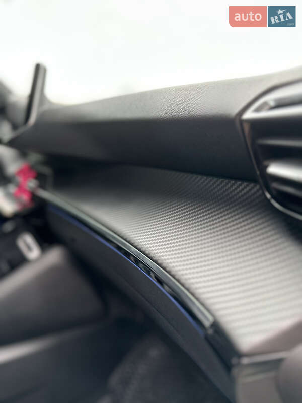 Позашляховик / Кросовер Peugeot e-2008 2020 в Умані