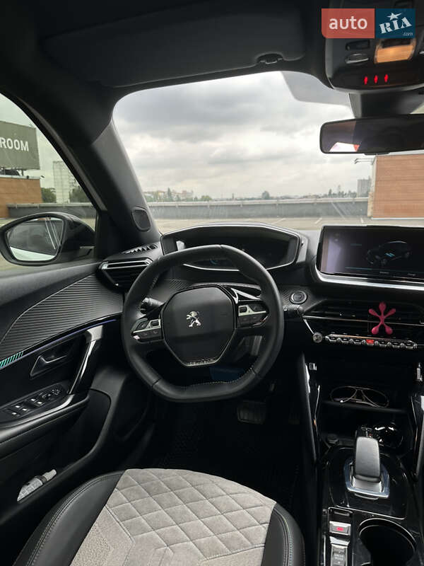 Позашляховик / Кросовер Peugeot e-2008 2020 в Умані