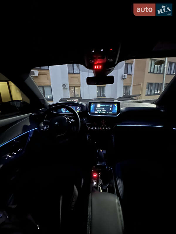 Позашляховик / Кросовер Peugeot e-2008 2020 в Умані