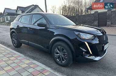 Внедорожник / Кроссовер Peugeot e-2008 2022 в 