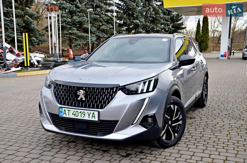 Внедорожник / Кроссовер Peugeot e-2008 2023 в 