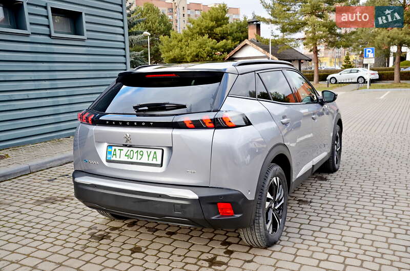 Позашляховик / Кросовер Peugeot e-2008 2023 в Івано-Франківську