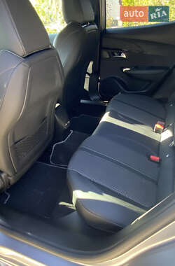 Внедорожник / Кроссовер Peugeot e-2008 2023 в 