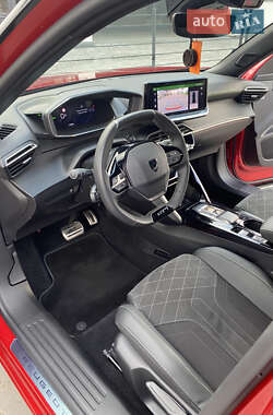Позашляховик / Кросовер Peugeot e-2008 2024 в 