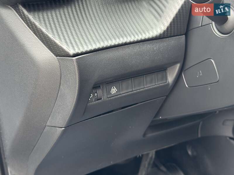 Позашляховик / Кросовер Peugeot e-2008 2021 в Рівному