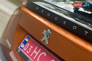 Позашляховик / Кросовер Peugeot e-2008 2021 в 