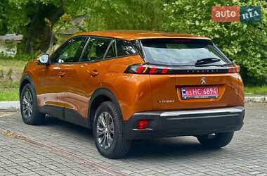 Позашляховик / Кросовер Peugeot e-2008 2021 в 