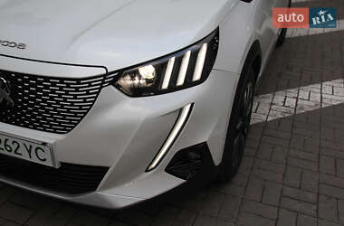 Позашляховик / Кросовер Peugeot e-2008 2020 в 