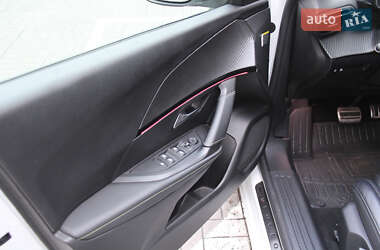 Позашляховик / Кросовер Peugeot e-2008 2020 в 