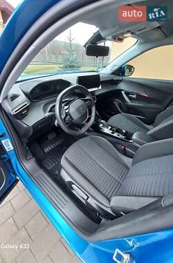 Внедорожник / Кроссовер Peugeot e-2008 2022 в 