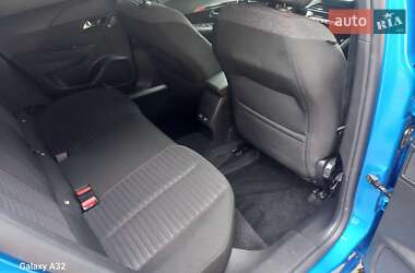 Внедорожник / Кроссовер Peugeot e-2008 2022 в 