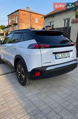 Внедорожник / Кроссовер Peugeot e-2008 2024 в 
