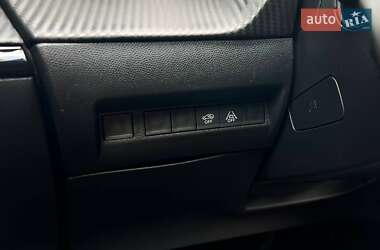 Позашляховик / Кросовер Peugeot e-2008 2022 в 