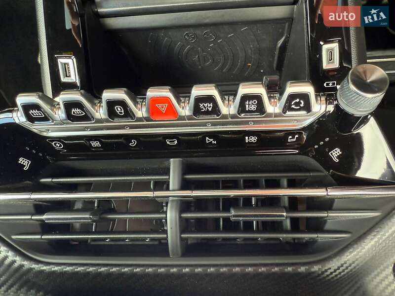 Внедорожник / Кроссовер Peugeot e-2008 2021 в Киеве