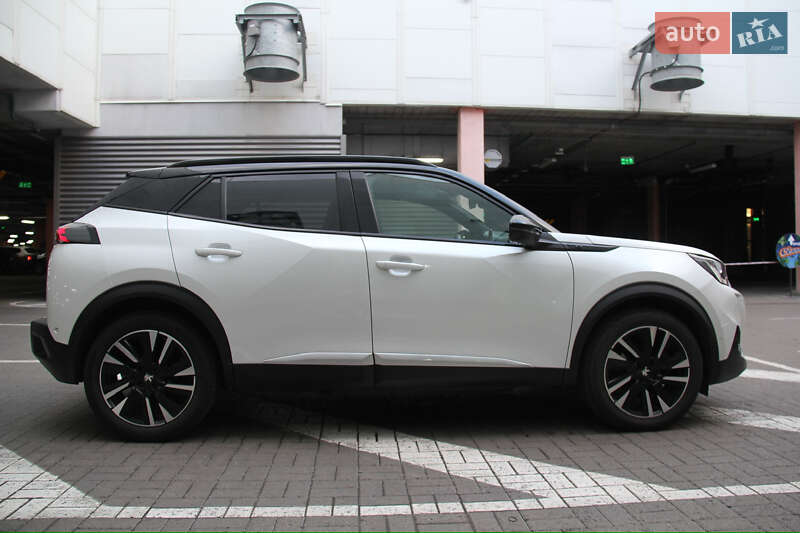 Внедорожник / Кроссовер Peugeot e-2008 2020 в Киеве