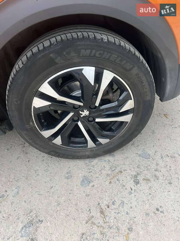 Внедорожник / Кроссовер Peugeot e-2008 2020 в Львове