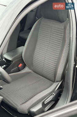 Внедорожник / Кроссовер Peugeot e-2008 2022 в 