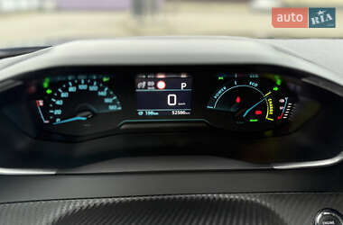 Внедорожник / Кроссовер Peugeot e-2008 2022 в 