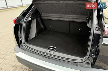 Внедорожник / Кроссовер Peugeot e-2008 2022 в 