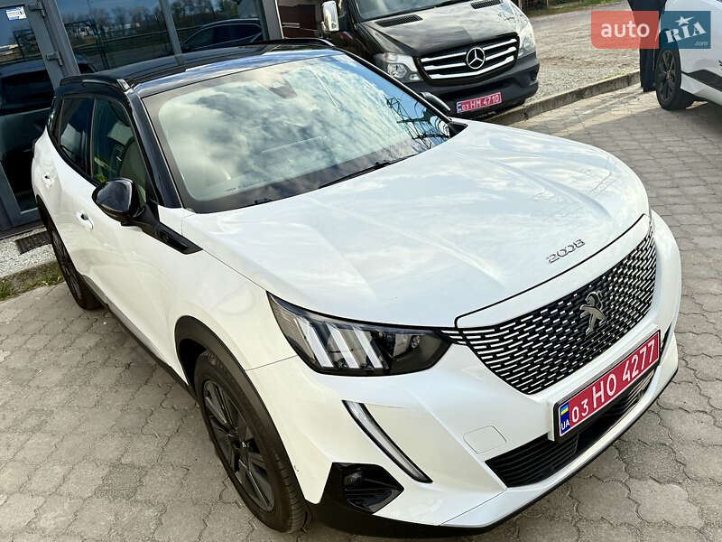 Peugeot e-2008 2021