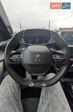 Внедорожник / Кроссовер Peugeot e-2008 2023 в 