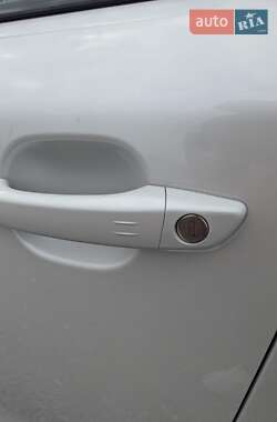 Внедорожник / Кроссовер Peugeot e-2008 2023 в 