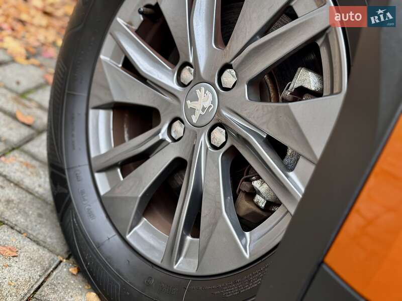 Позашляховик / Кросовер Peugeot e-2008 2021 в Дрогобичі