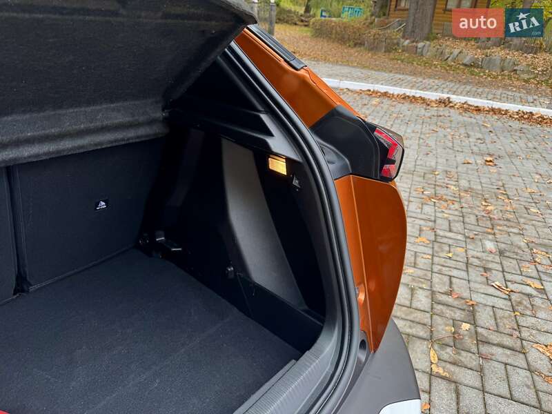 Позашляховик / Кросовер Peugeot e-2008 2021 в Дрогобичі