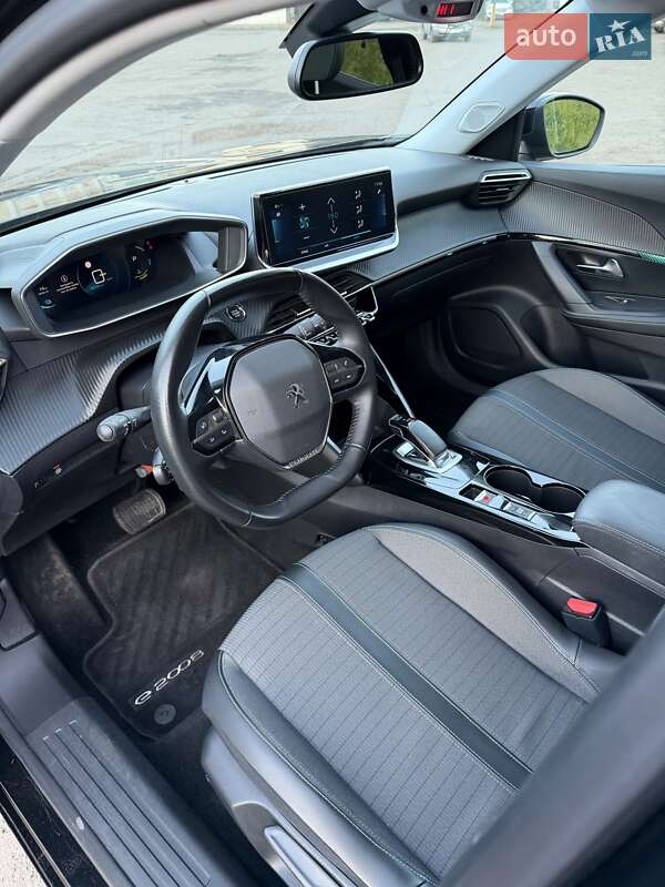 Внедорожник / Кроссовер Peugeot e-2008 2020 в Львове