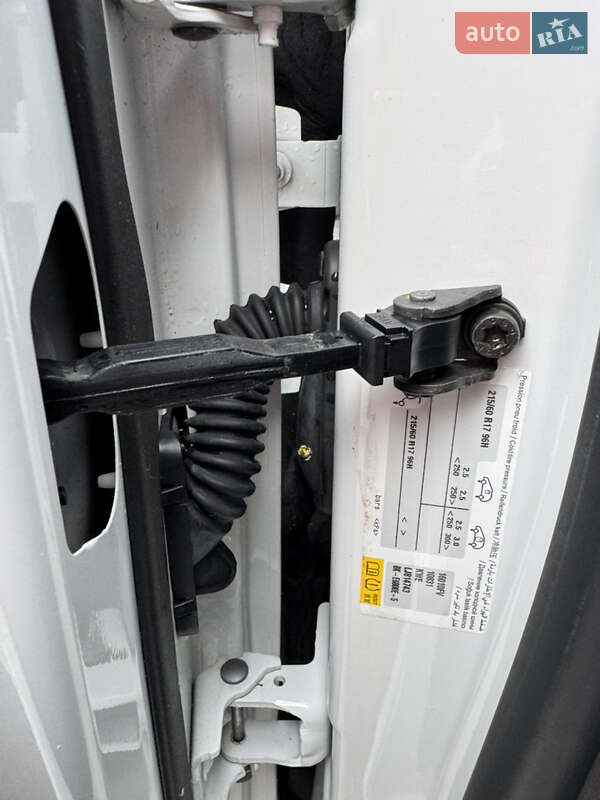 Позашляховик / Кросовер Peugeot e-2008 2020 в Рівному