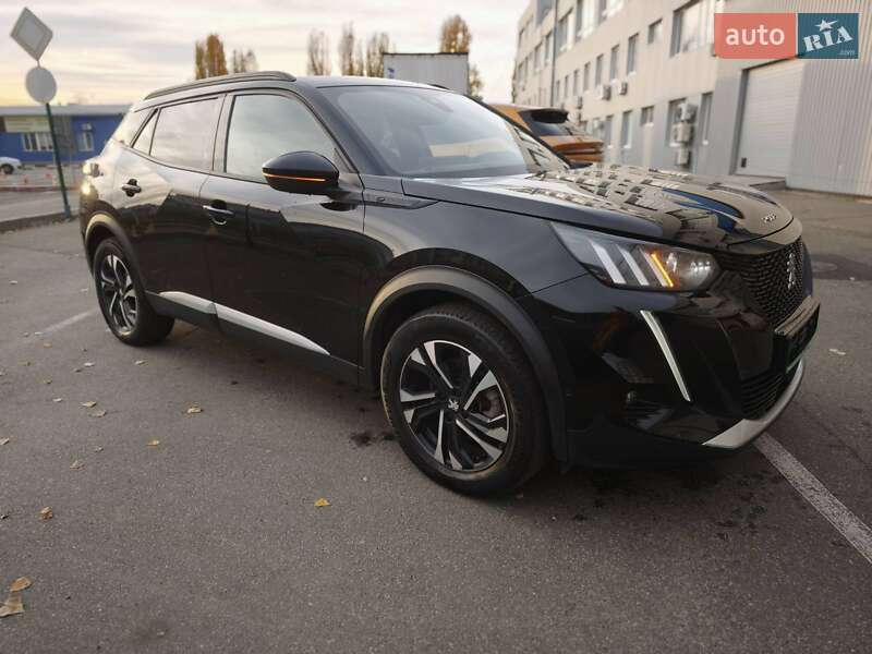 Внедорожник / Кроссовер Peugeot e-2008 2021 в Киеве