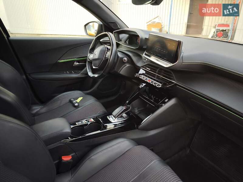 Внедорожник / Кроссовер Peugeot e-2008 2021 в Киеве