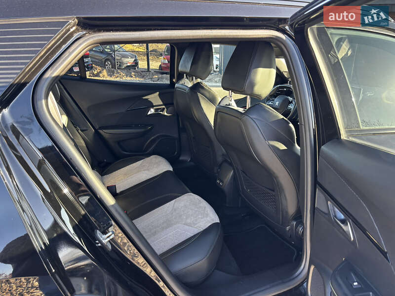 Внедорожник / Кроссовер Peugeot e-2008 2021 в Львове