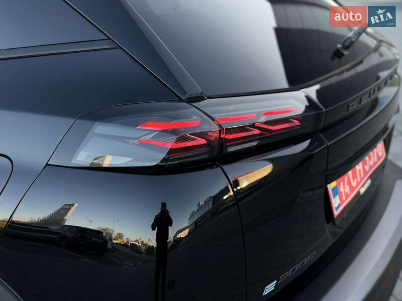 Внедорожник / Кроссовер Peugeot e-2008 2024 в Львове