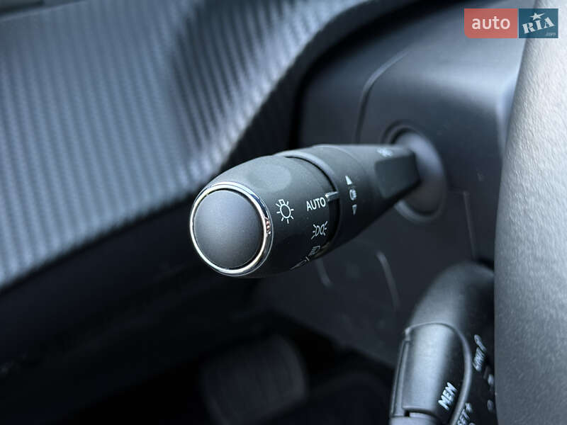 Внедорожник / Кроссовер Peugeot e-2008 2024 в Львове