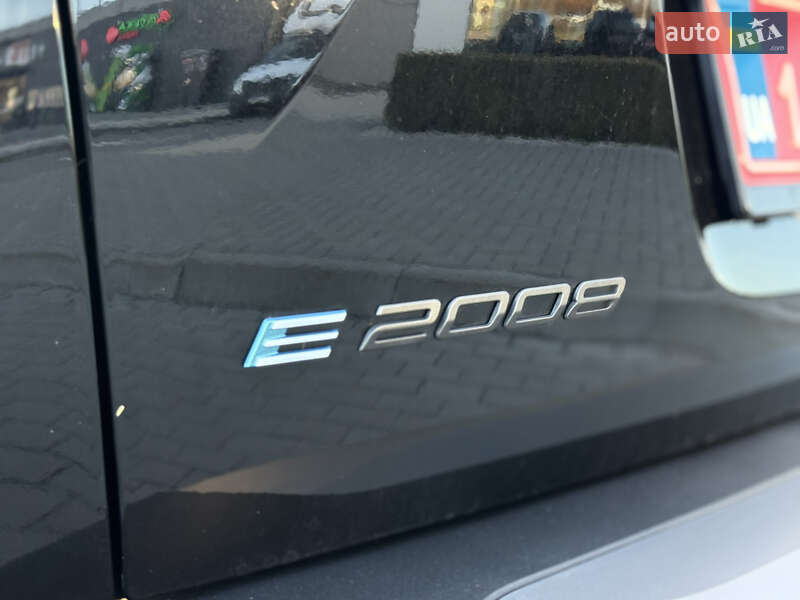 Внедорожник / Кроссовер Peugeot e-2008 2024 в Львове