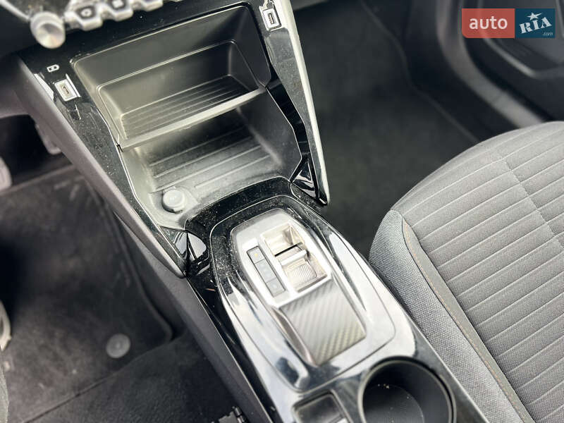 Позашляховик / Кросовер Peugeot e-2008 2022 в Луцьку